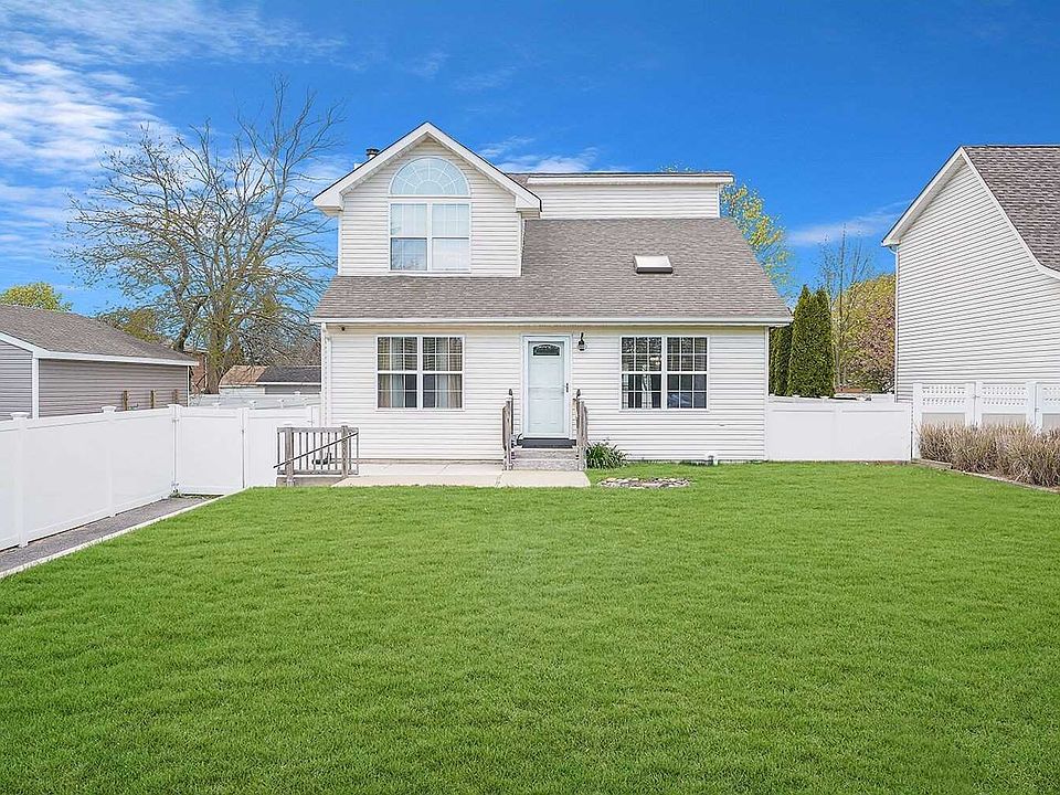 1st image of 5 Trafalgar Dr