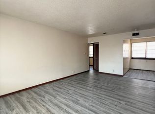 Colonial Court, Omaha, NE 68104
