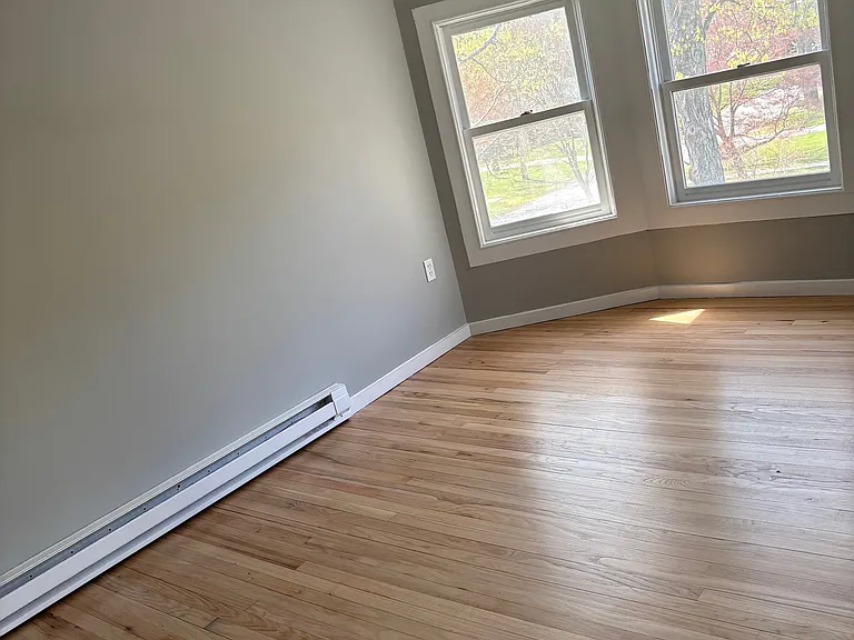 215 Catharine St W #3F — Photo 8