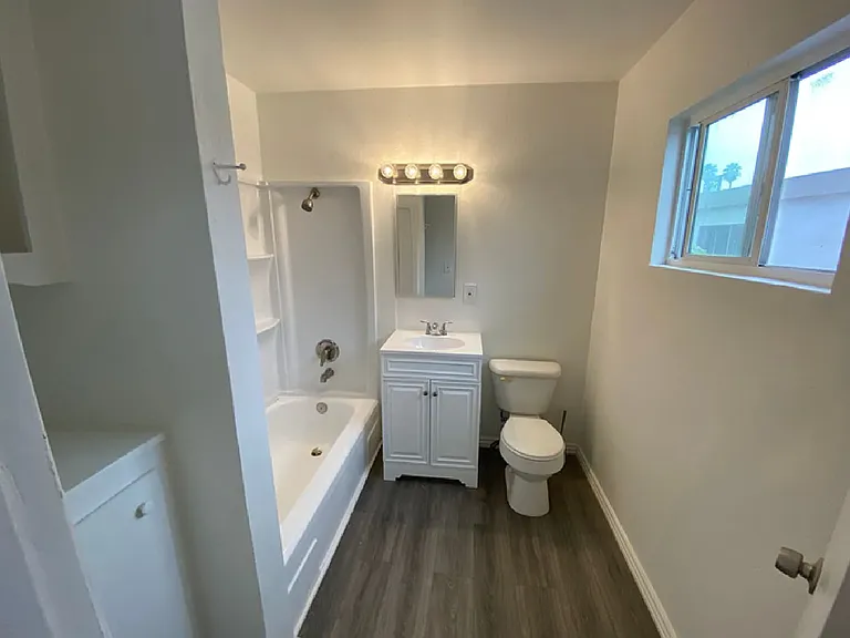 1940 E Wilson Ave #7 — Photo 6