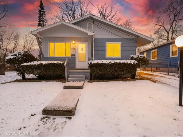 1034 E Alma Ave, Flint, MI 48505