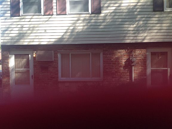 2nd image of 95 Lehr Ave