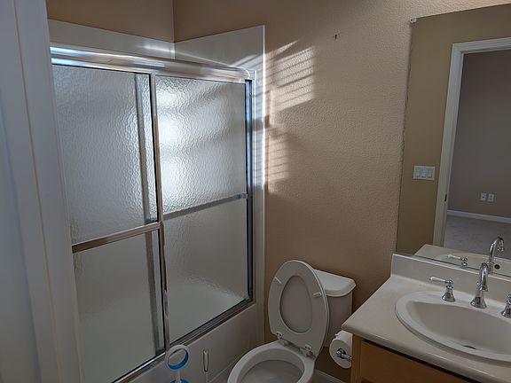 5th image of 10186 Imperial Ave #1