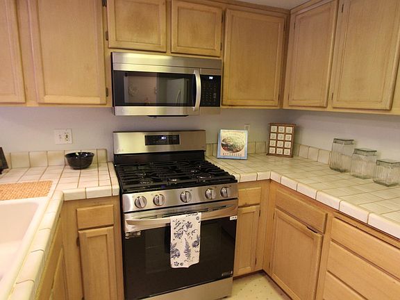 4th image of 1504 Mission Boulevard