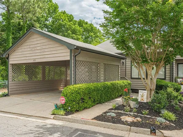 526 Gardenia Ln, Marietta, GA 30068