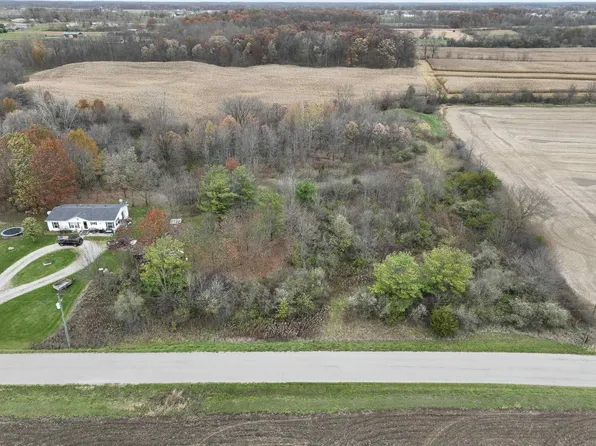 McComb Rd, Churubusco, IN 46723