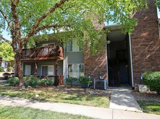 912 King Dr, Saint Charles, MO 63303