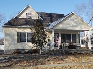 822 Saint Louis St, Hillsboro, IL 62049