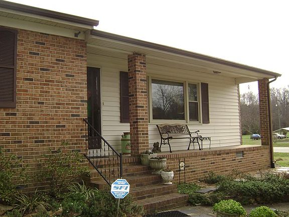 3rd image of 402 Franklin St