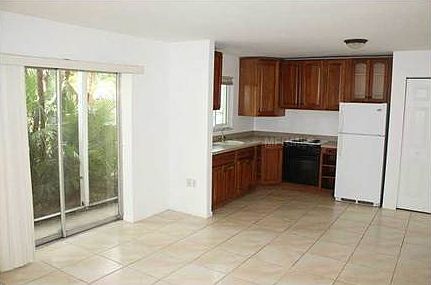 2nd image of 2304 Ringling Blvd APT 106