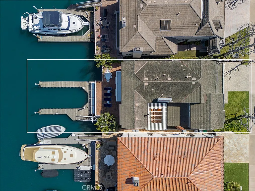 Building Photo - 736 Harbor Island Dr