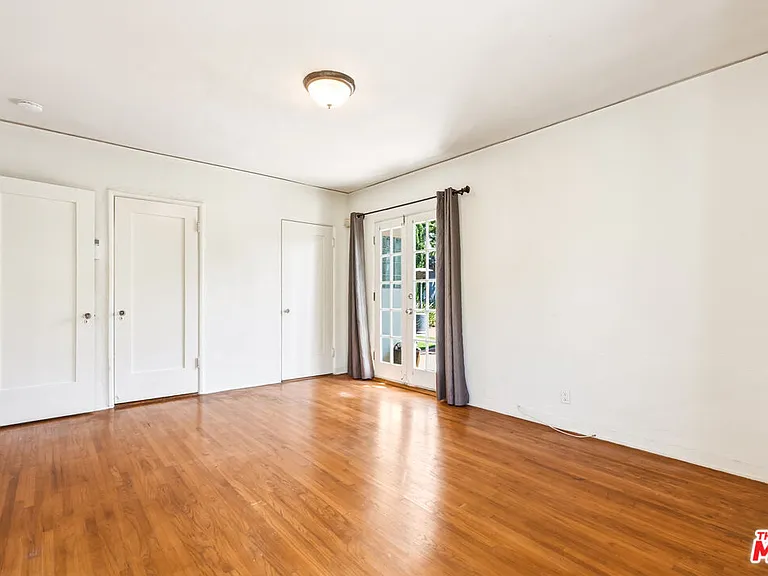 2613 Cloverfield Blvd — Photo 28
