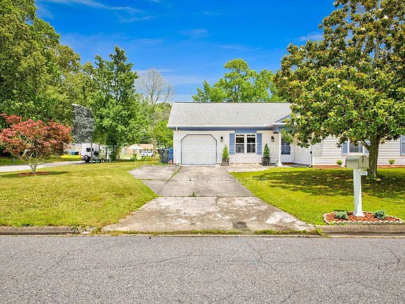 2nd image of 1700 Star Lake Dr