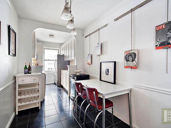 4th image of 300 W 53rd St APT 5E