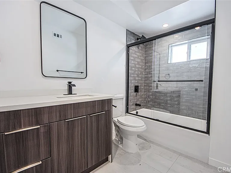 5235 Satsuma Ave — Photo 12