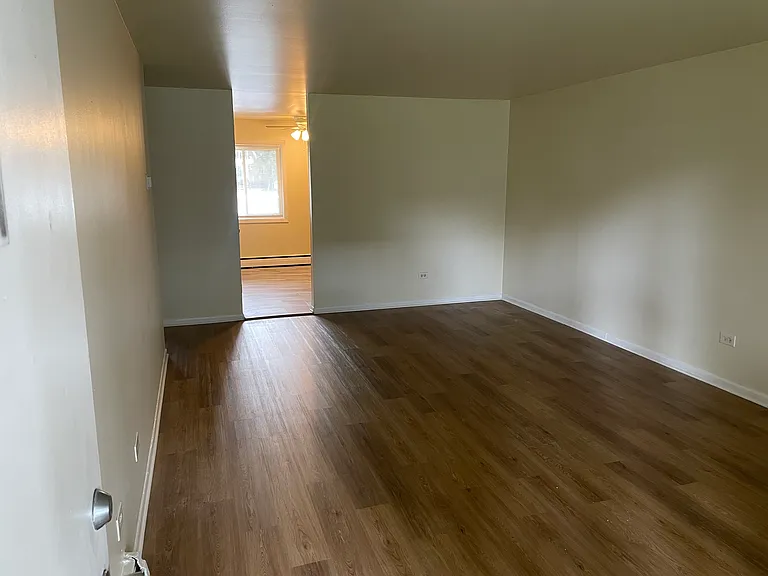 2125 N Elmwood Ave #5C — Photo 2