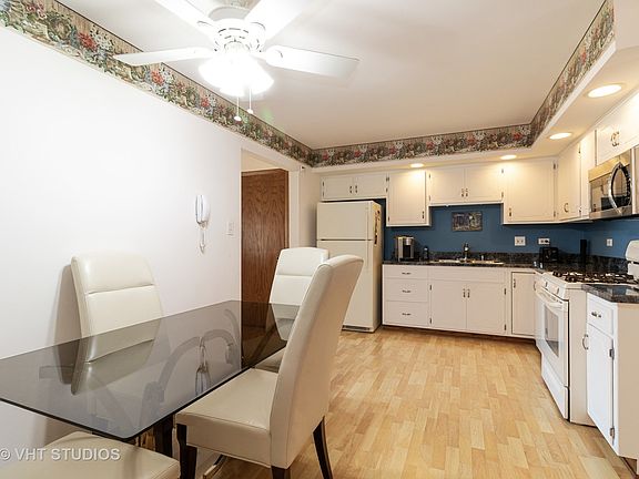 4th image of 15618 Violet Ct #15618