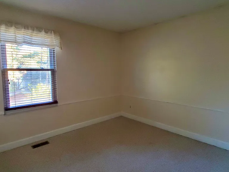 2426 Sanford Dr — Photo 14