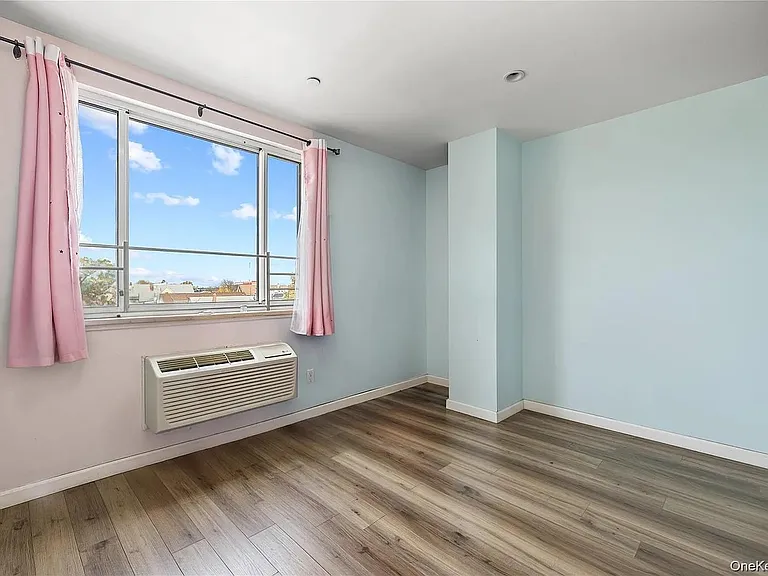 10607 Northern Blvd #5B — Photo 8