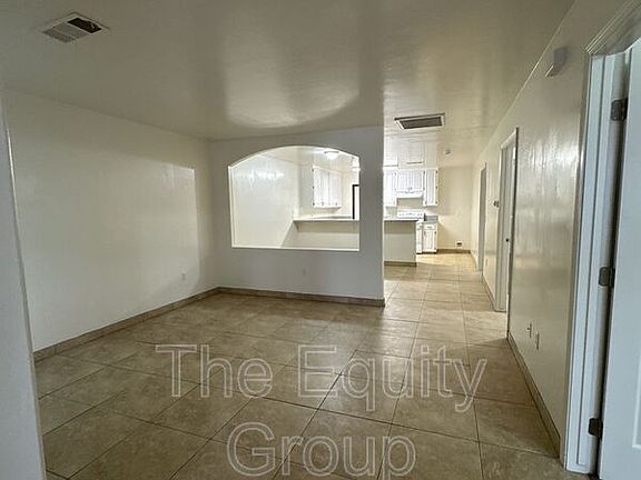 4th image of 403 N Park St