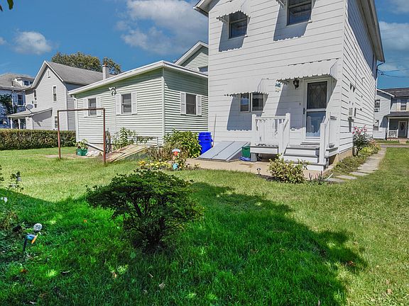 4th image of 161 Mill St