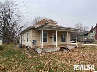 405 SW Cross St, Mount Sterling, IL 62353