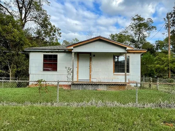 410 Fort St, Palestine, TX 75801