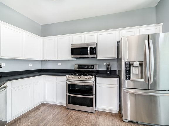 4th image of 3150 Autumn Lake Dr