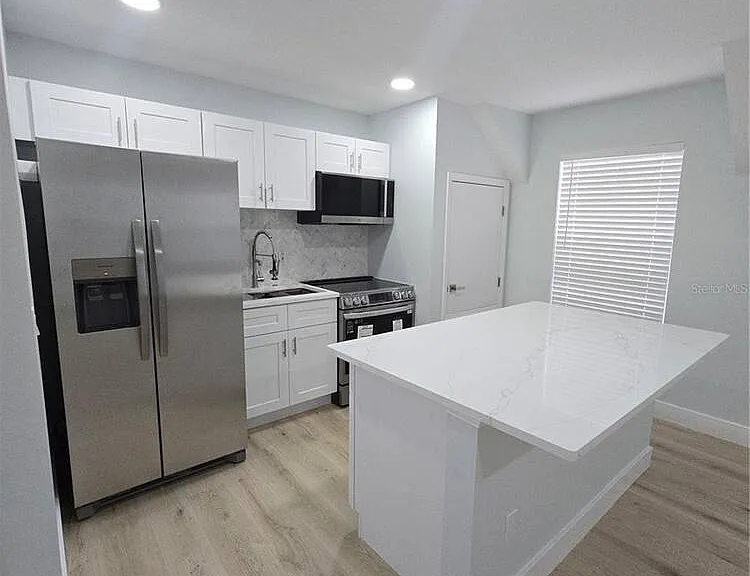 104 Eastpark Cres #B — Photo 8