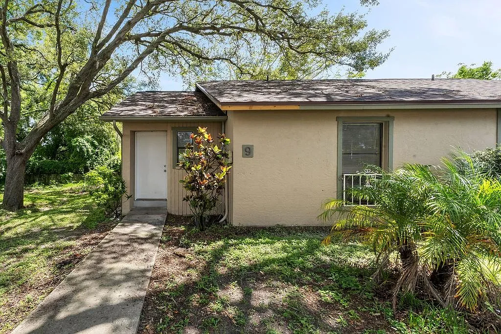 2 bed, 1.0 bath, 901 sqft, $1,395 — Photo 1