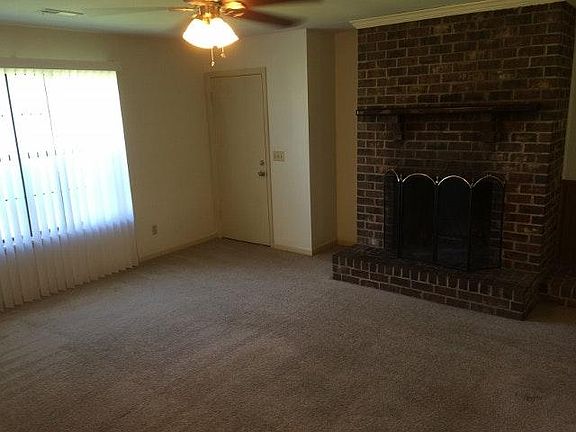 3rd image of 340 Creekwood Ct
