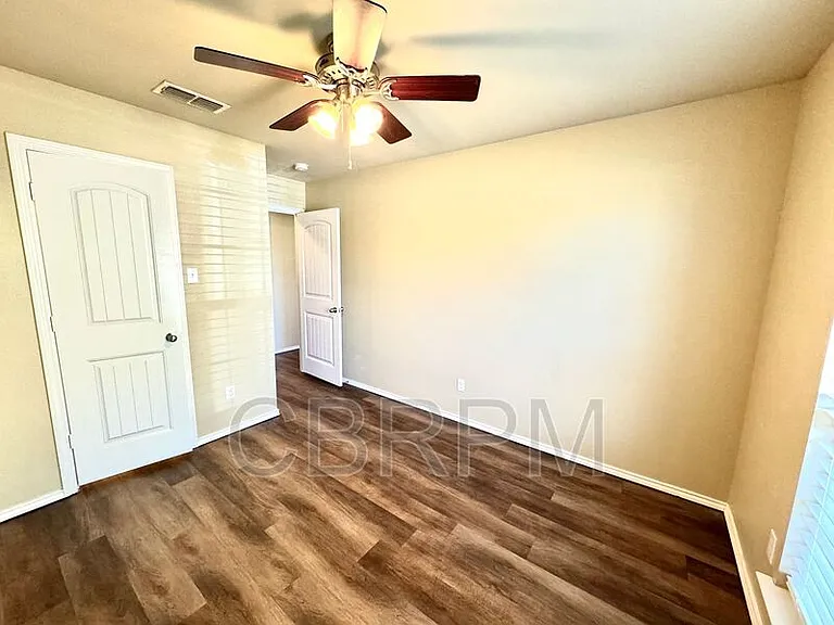 5207 Harvard St — Photo 17