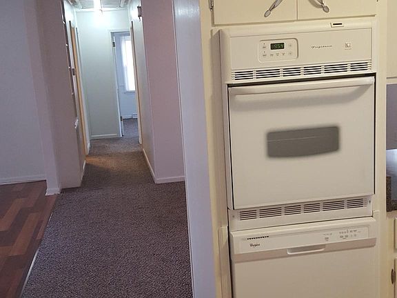 5th image of 21401 Robertson Ave