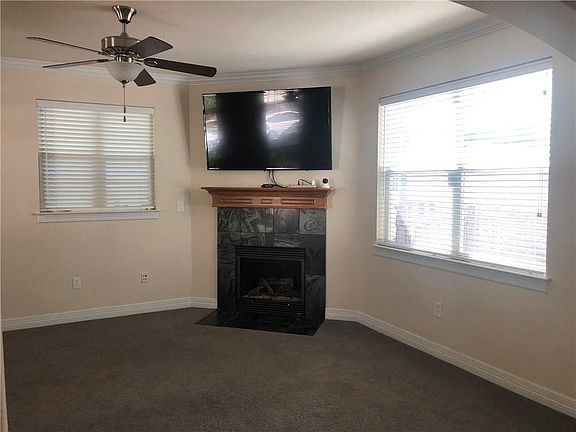 5th image of 3900 Hermalinda St