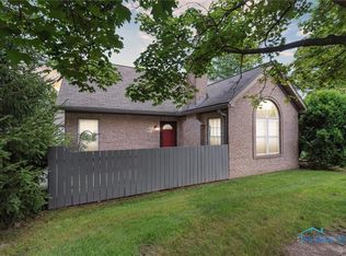 4035 Villas Dr, Stow, OH 44224