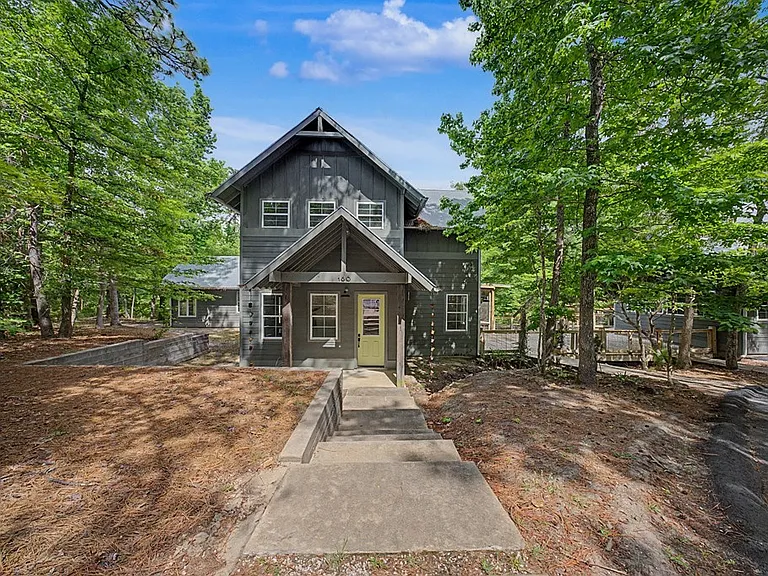 160 Delcrest Dr — Photo 52