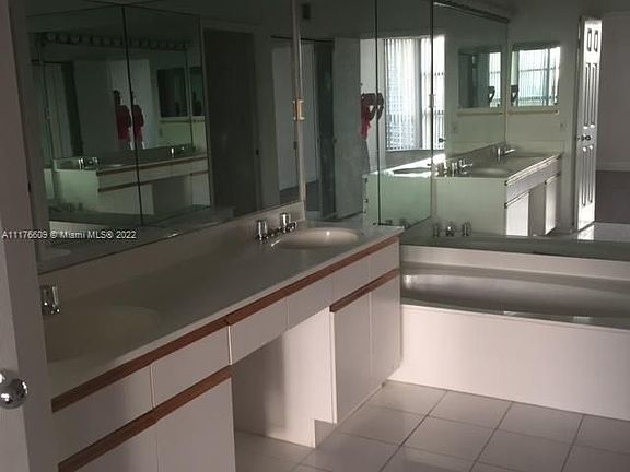 4th image of 3530 Mystic Pointe Dr APT 802