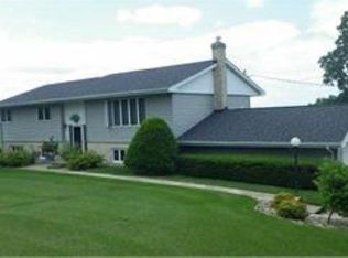 19896 238th St, Elkader, IA 52043