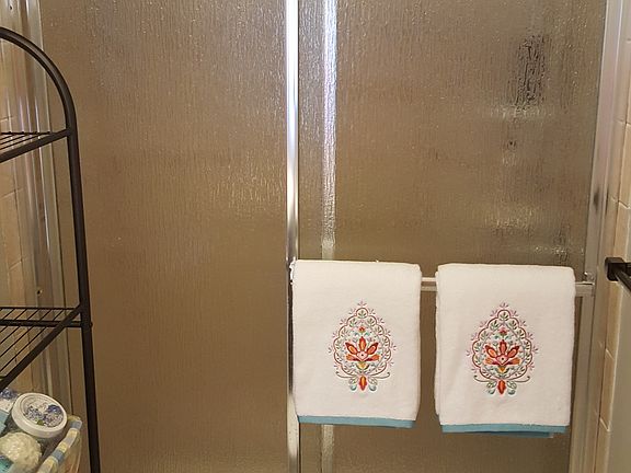 Master Bedroom Bathroom 