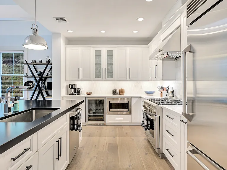 28 Settlers Landing Ln — Photo 5