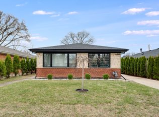 8907 Mason Ave, Morton Grove, IL