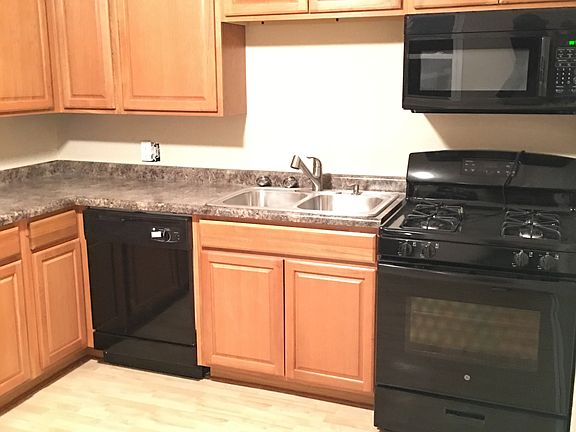 Kitchen (appliances included