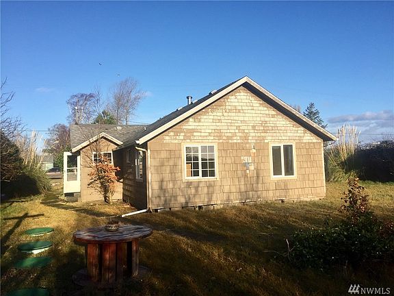 4th image of 3079 Emerson Ave