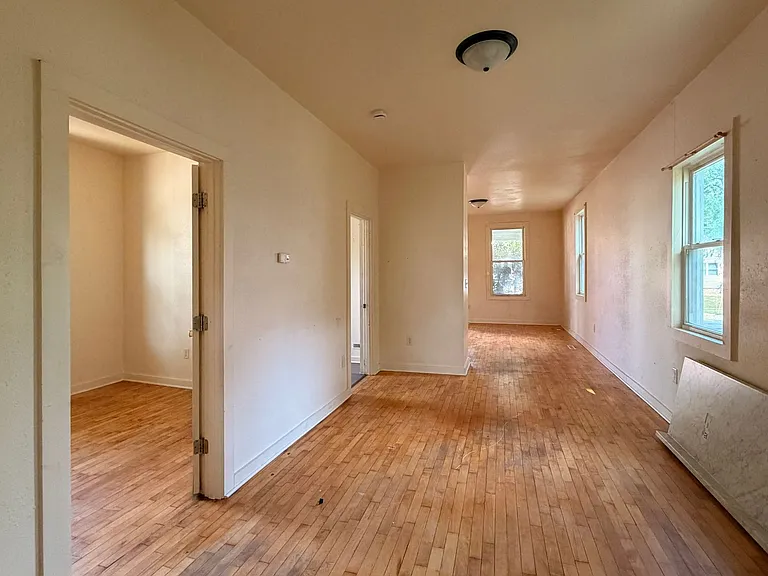 210 - 212 Doty St — Photo 3