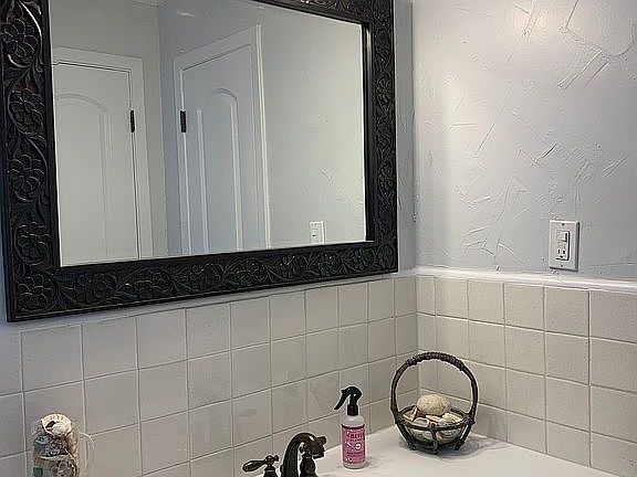 3rd image of 7511 Shoreline Dr