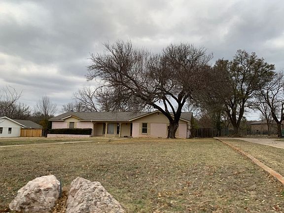 2nd image of 614 Oakpark Dr