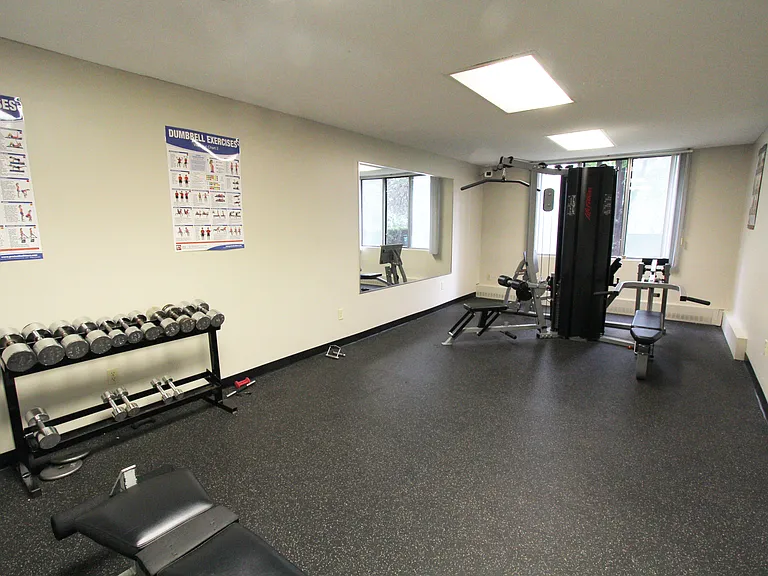 1477 Mississauga Valley Blvd — Photo 11