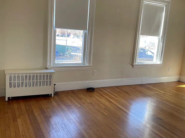 148B Crescent St — Photo 5