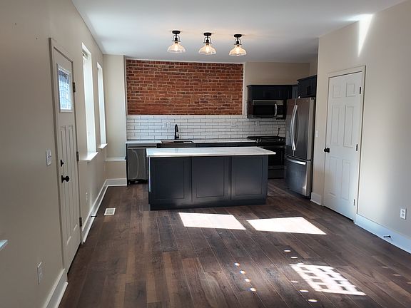 2nd image of 142 E Clifton Ave #2