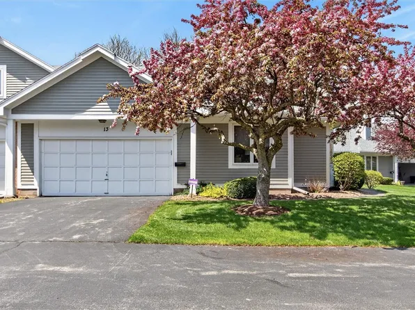 13 Running Brook Ln, Rochester, NY 14626